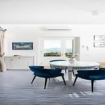 Chic Hideaway In *