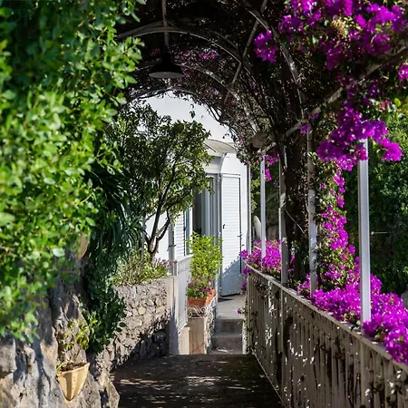 Chic Hideaway In *