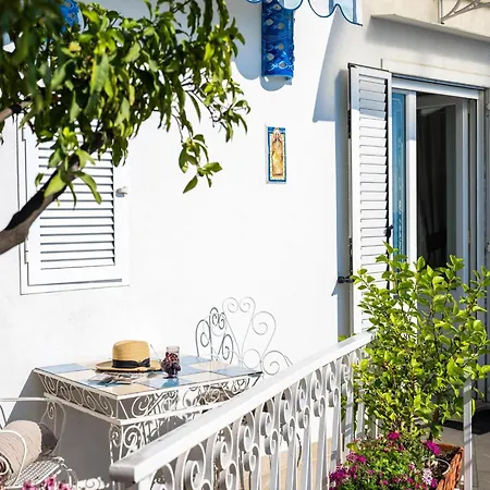 Chic Hideaway In Позитано